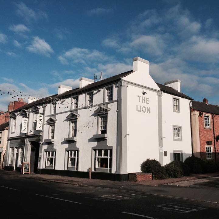 hotelsinderbyshire The Lion